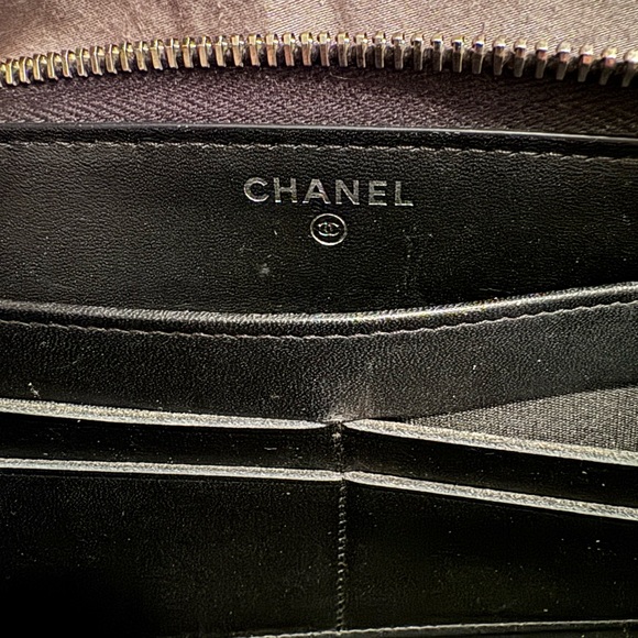 Chanel brilliant quilted patent leather long wallet - Picture 5 of 8